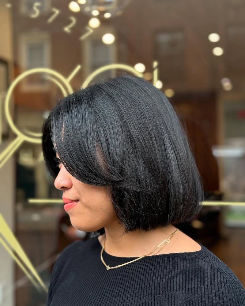 The Sleek & Straight Bob