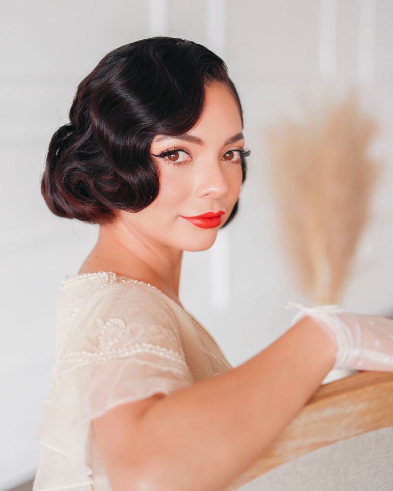 Vintage Glam Waves