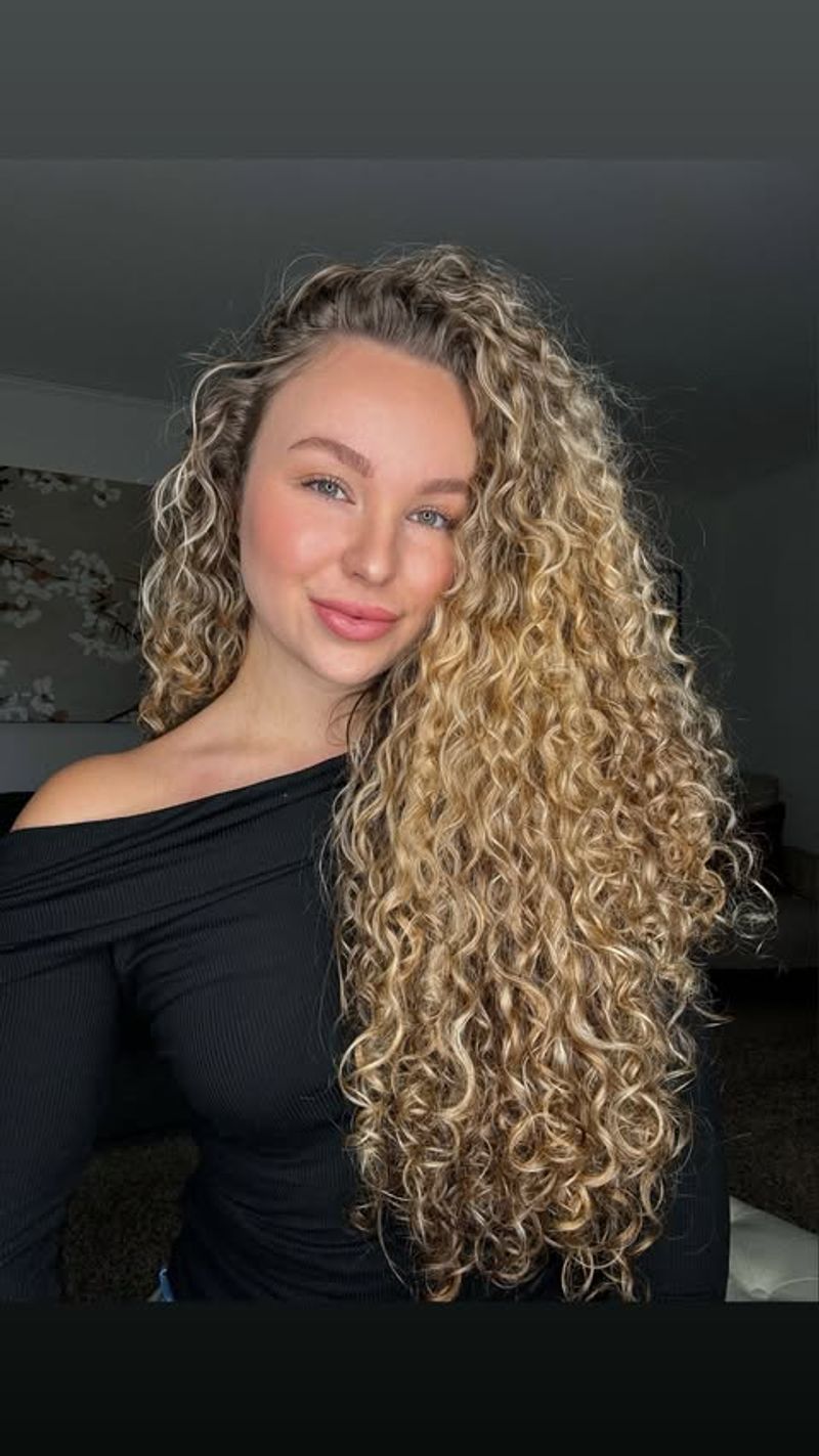 Voluminous Curls