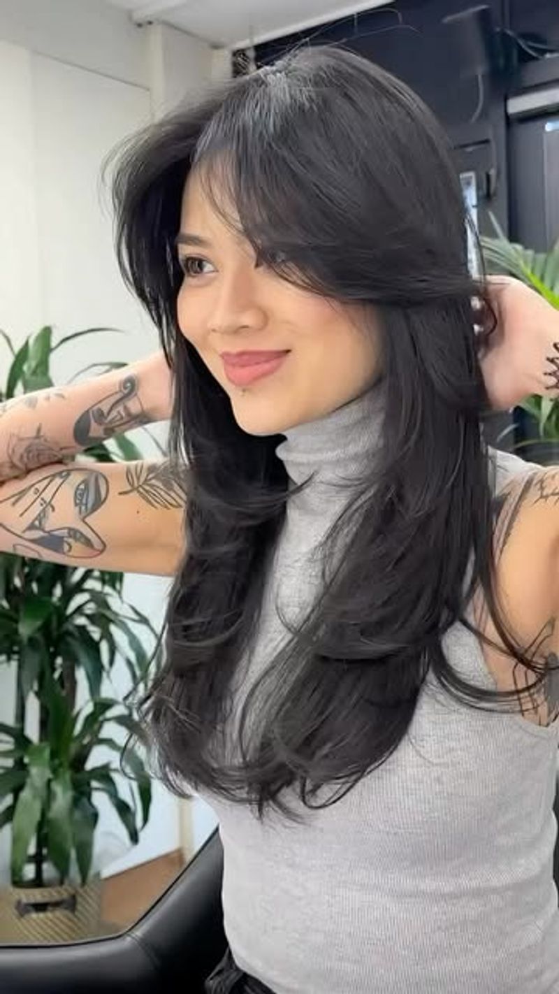28 Stunning Long Hairstyles For Asian Women To Try In 2025