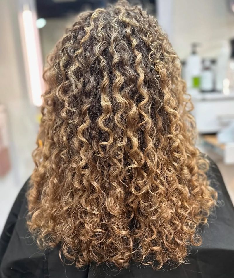 Classic Curls with Highlights