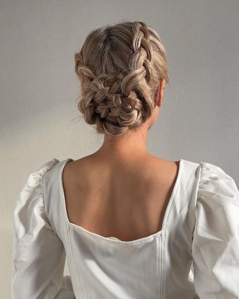 Sofisticato chignon intrecciato