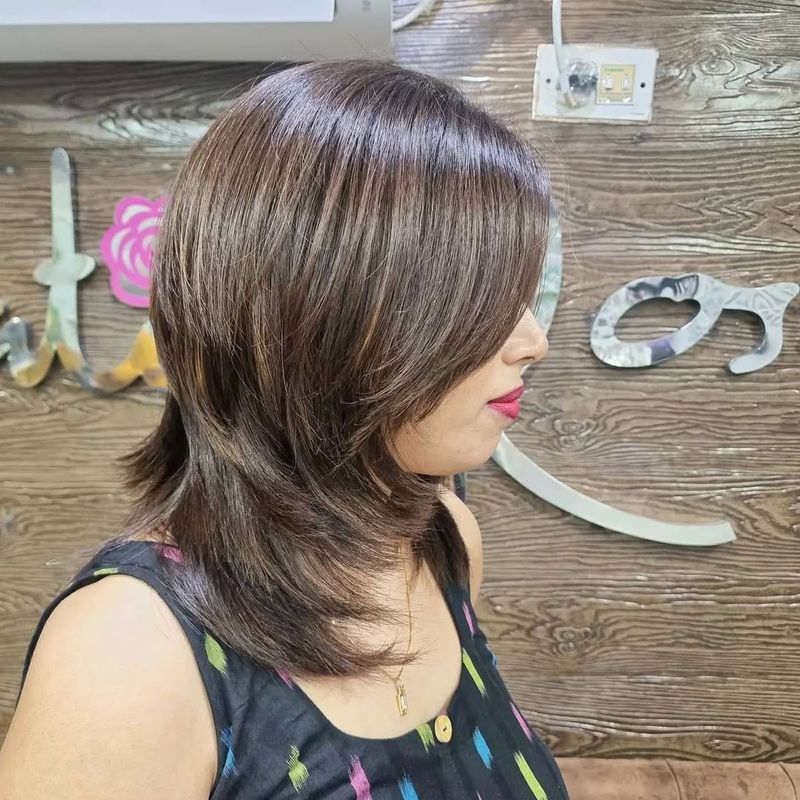 Feathered Cut with Subtle Highlights