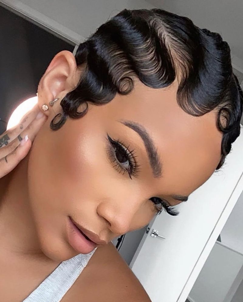 Sculpted Finger Waves