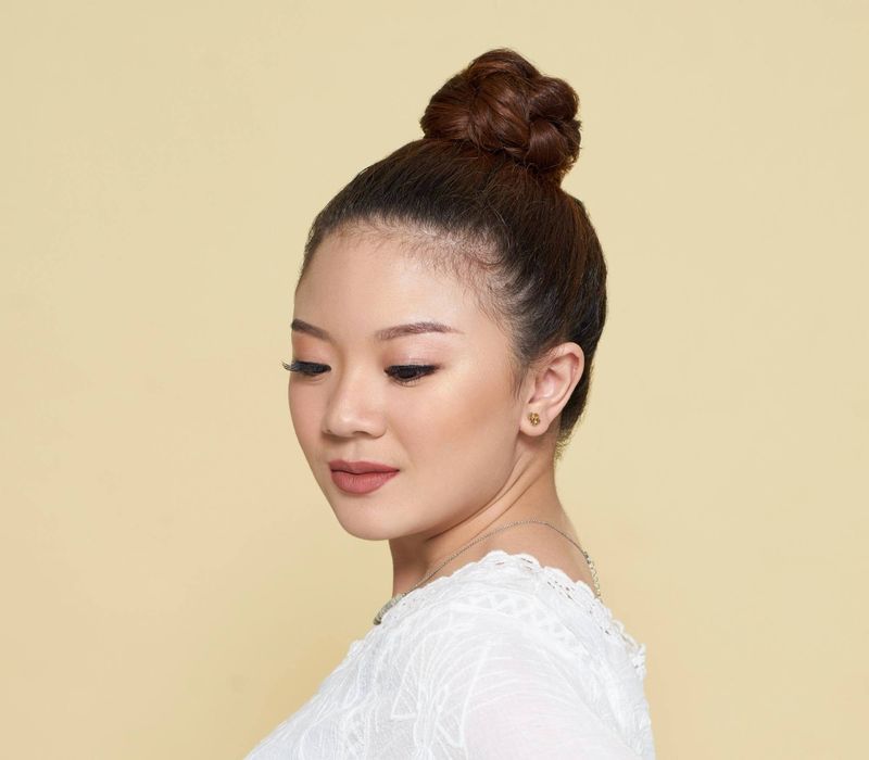 Tight Top Knot for Round Faces