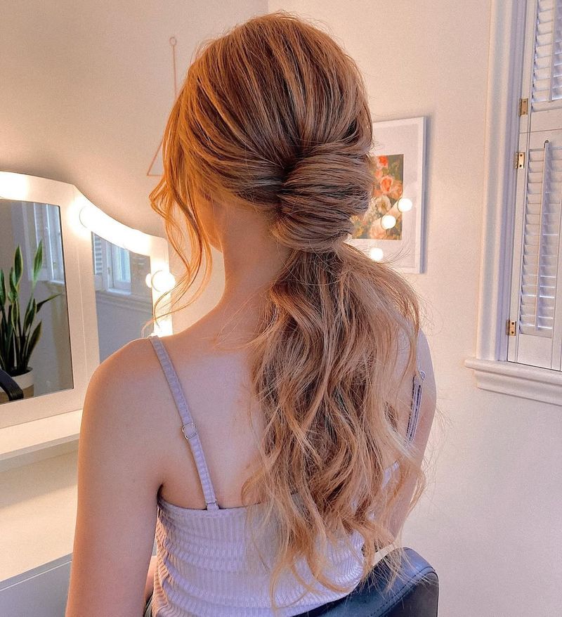 Low Ponytail with Twist