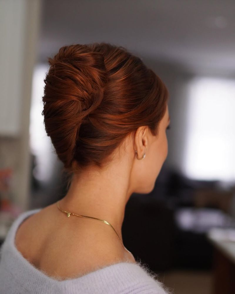 Chignon laterale ritorto