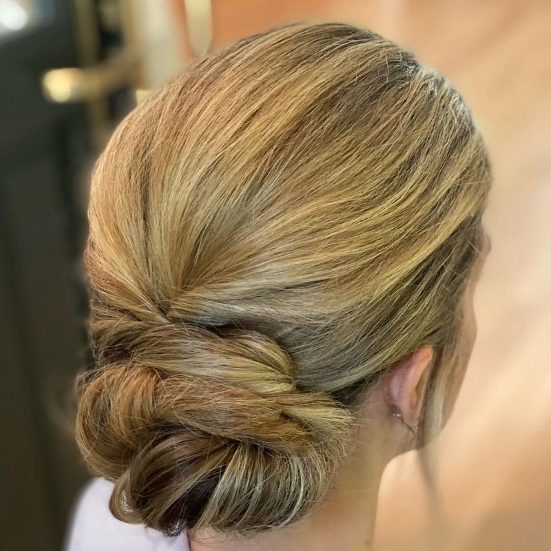 Chignon latéral élégant