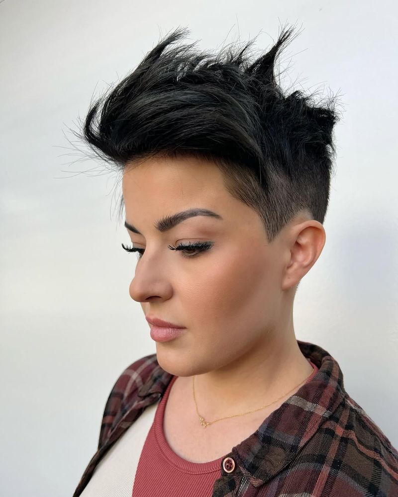 Taglio Pixie con Undercut