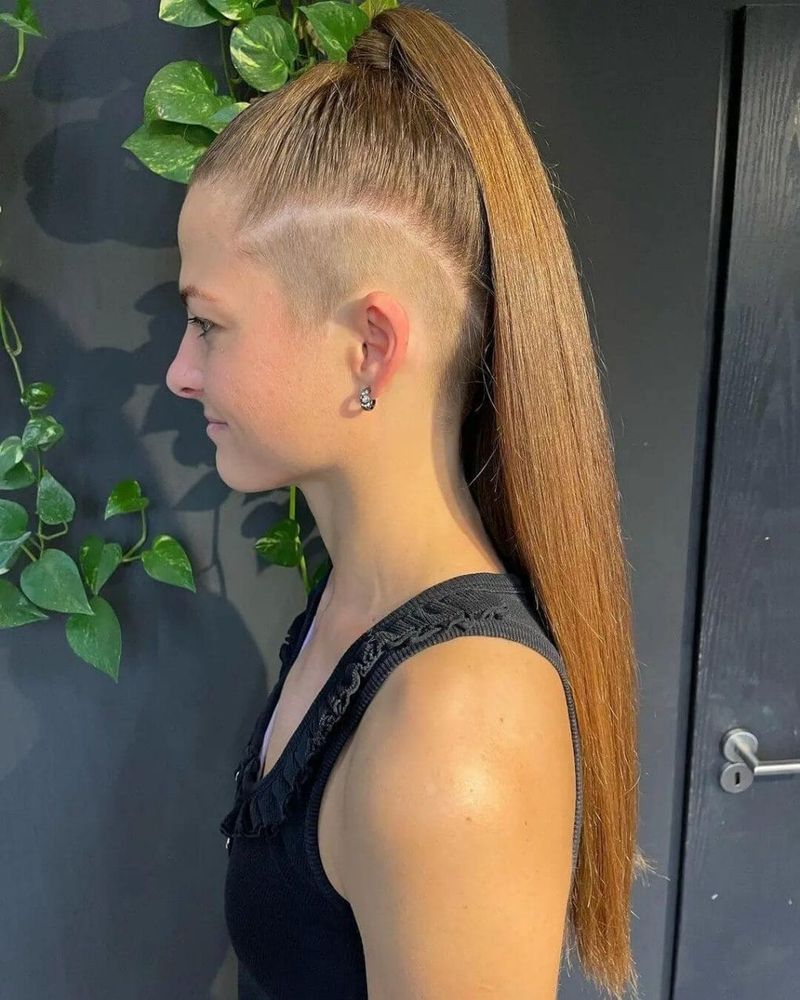 Coda di cavallo elegante con undercut