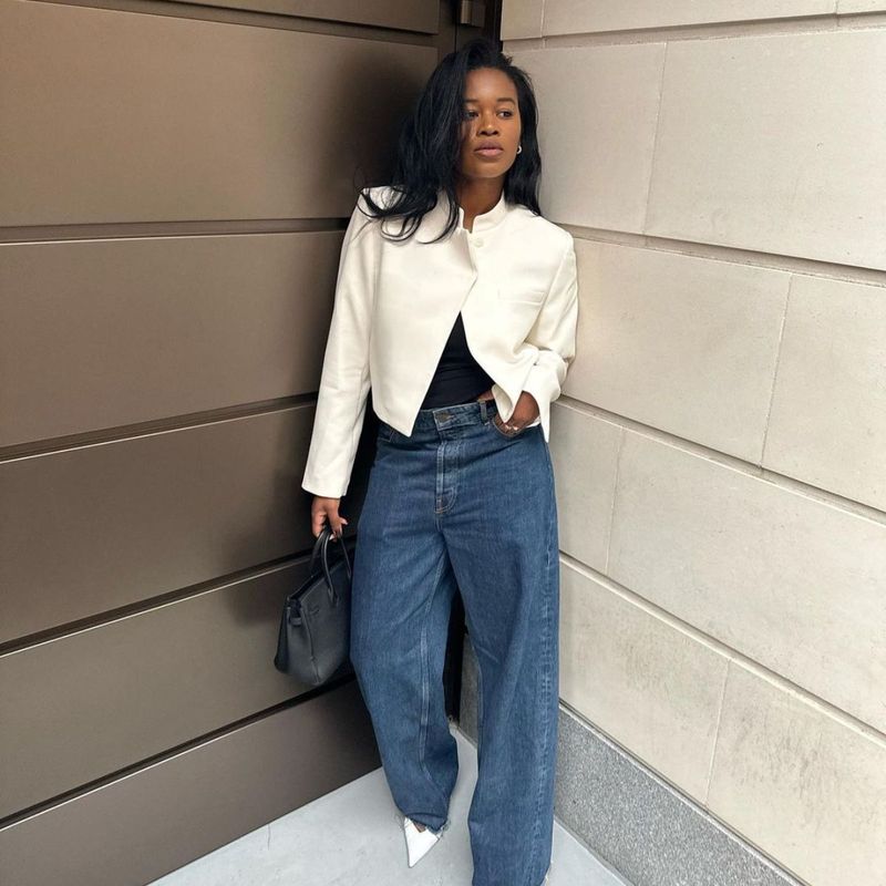High-Waisted Jeans