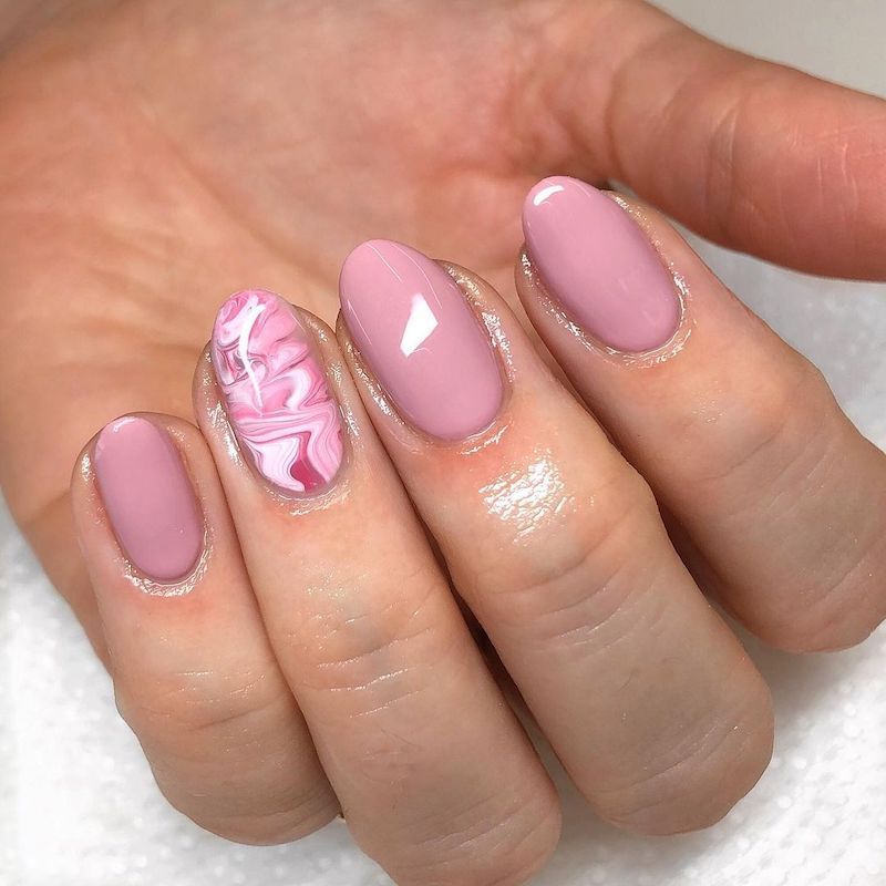 Marble Accent Nail