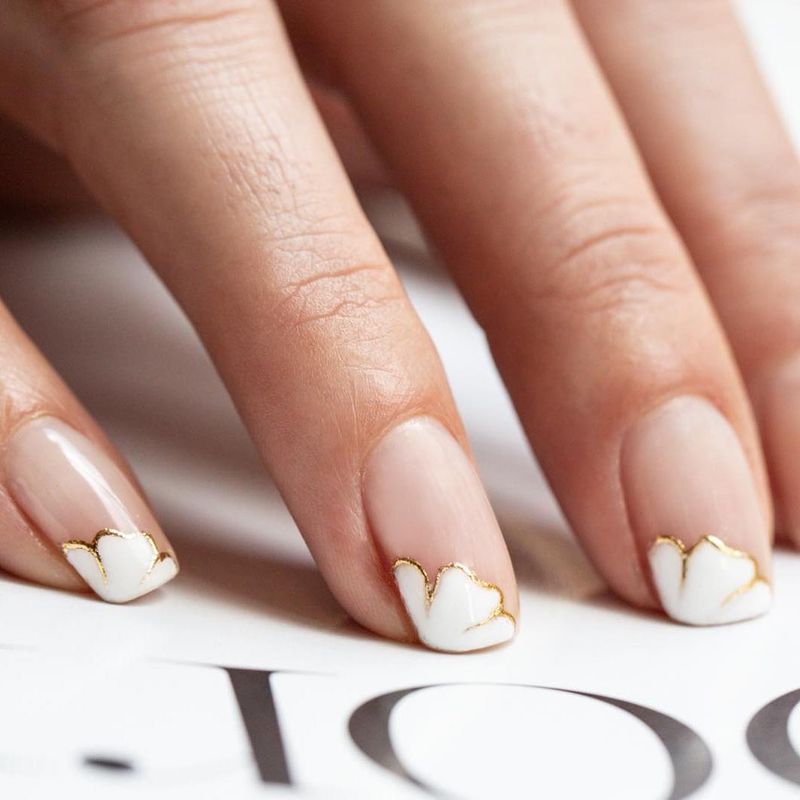 Scalloped French Edge