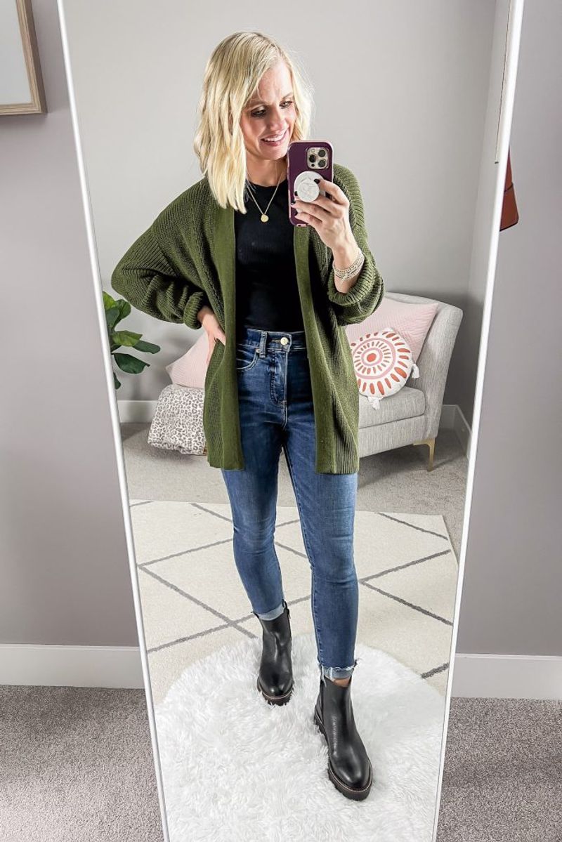 Skinny Jeans Meet Chelsea Boots