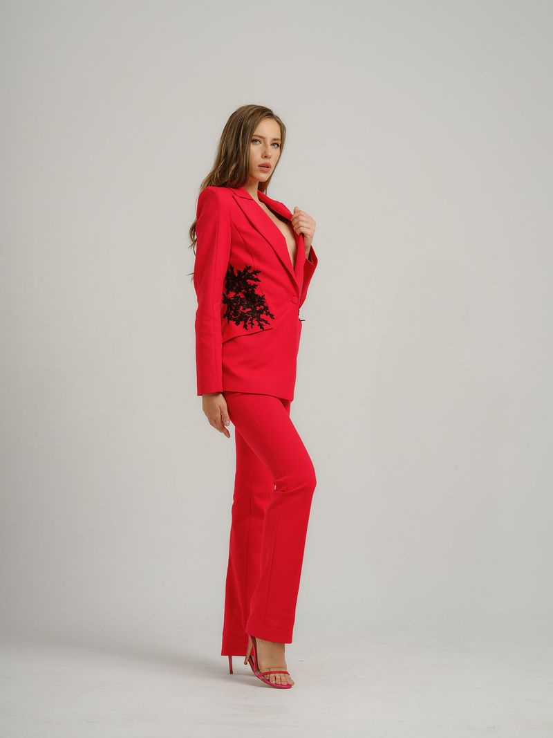 Embrace Tailored Silhouettes