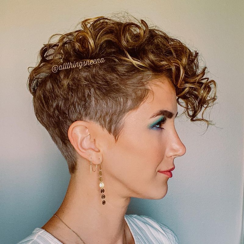 Corte Pixie rizado
