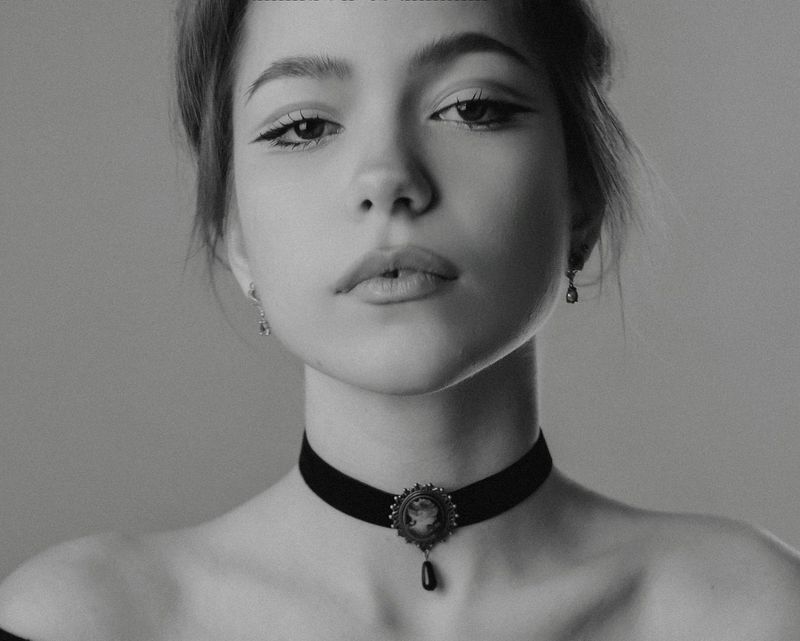 Choker Charm