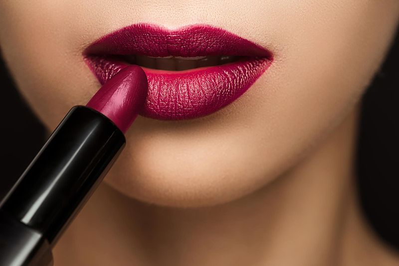 The Sandwich Method for Lipstick
