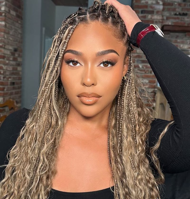 Bohemian Knotless Braids with Highlights