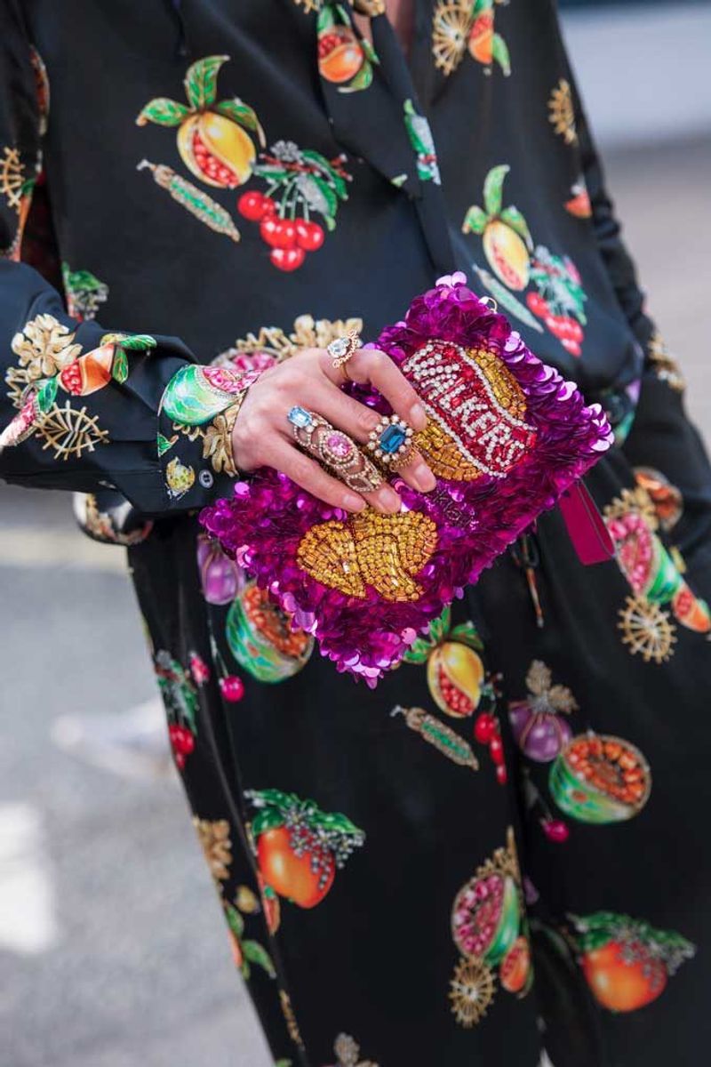 Midi Rings Are A Tiny Trend That's Faded