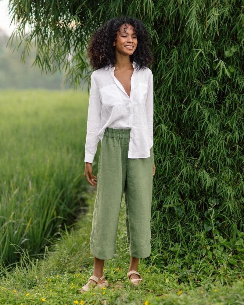 Wide-Leg Cropped Trousers with Button-Down