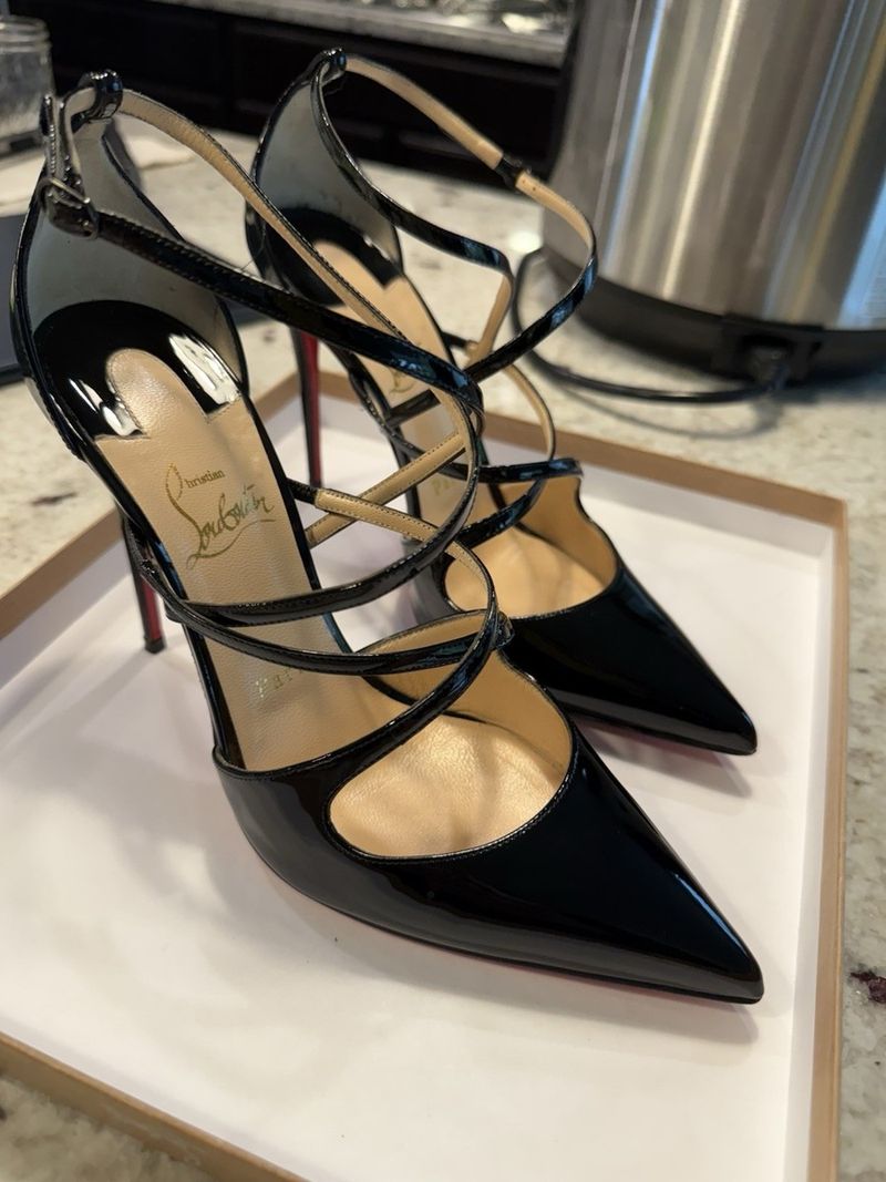 Jeggings with Patent Leather Heels