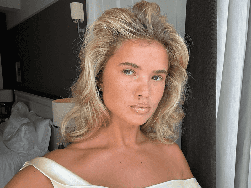 Brushed-Back Style with Volume