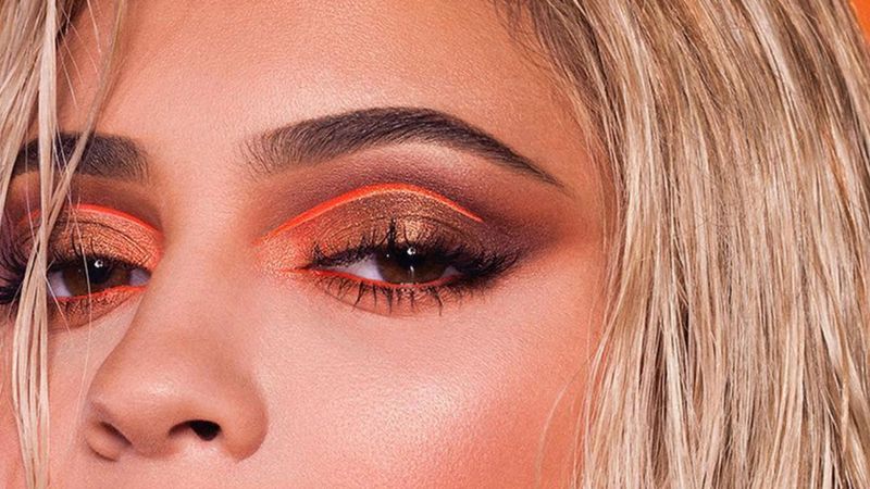 Floating Crease Illusion