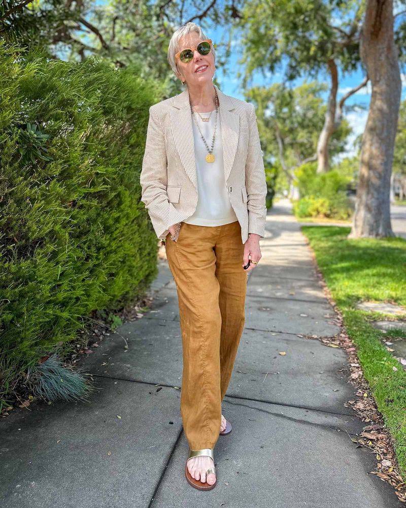 Lightweight Linen Blazer