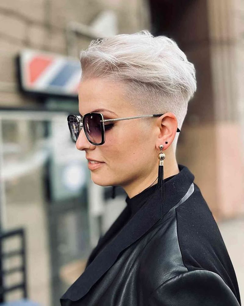 Pixie tagliato a spazzola