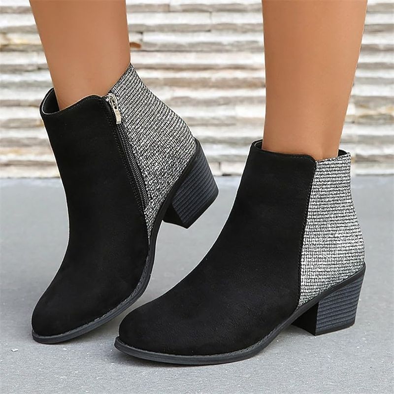 Embracing: Ankle Boots