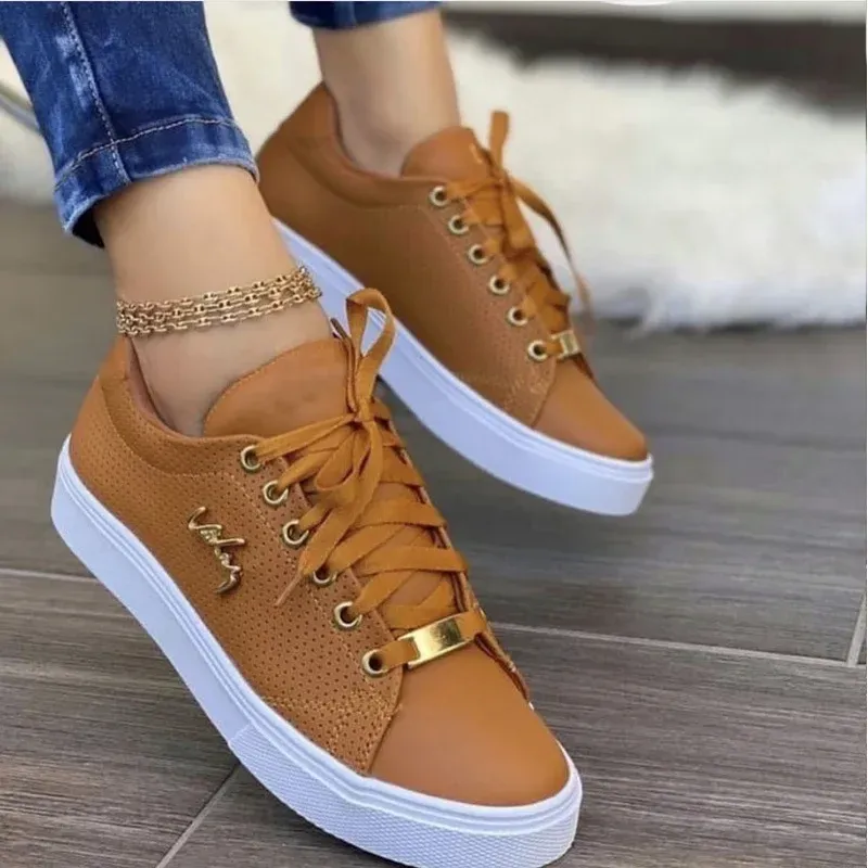 Embracing: Lace-Up Sneakers