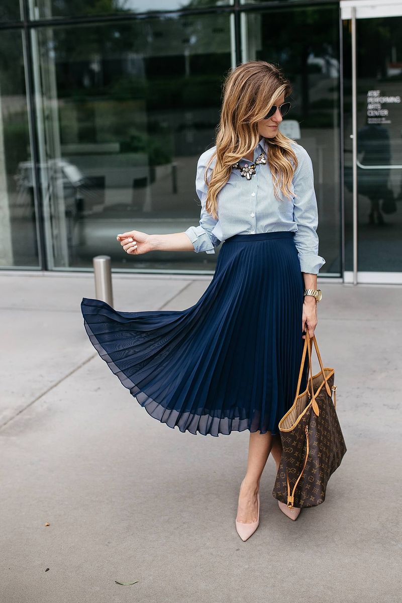 Midi Skirt Moment