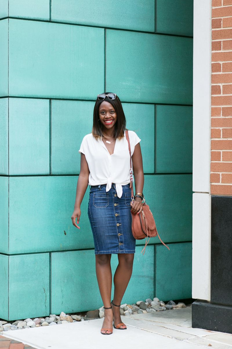 Create Vertical Lines with Button-Front Styles