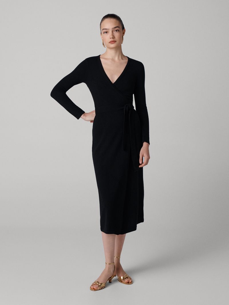 Minimalist Black Wrap