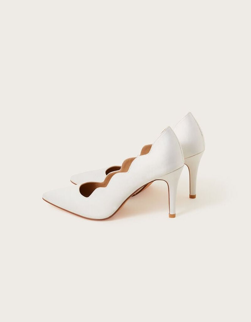 Scalloped Edge Pumps