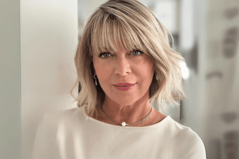 Layered Lob With Swept Fringe