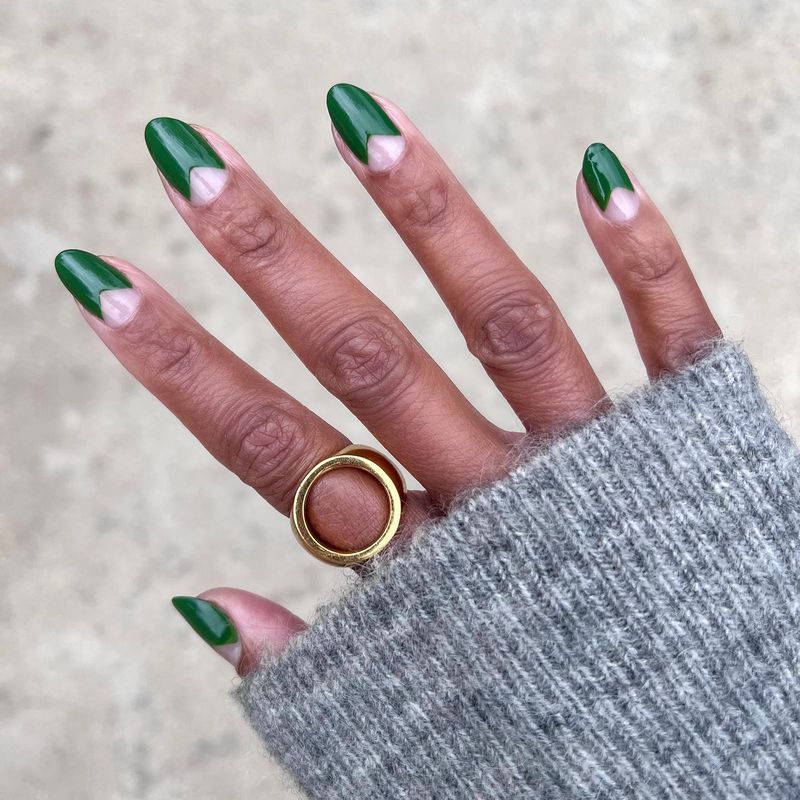 Negative Space Geometric Class Rings