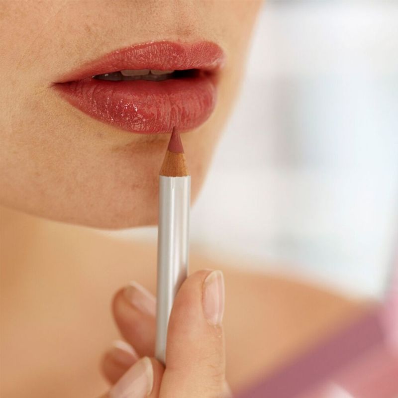 Lip Liner Revival