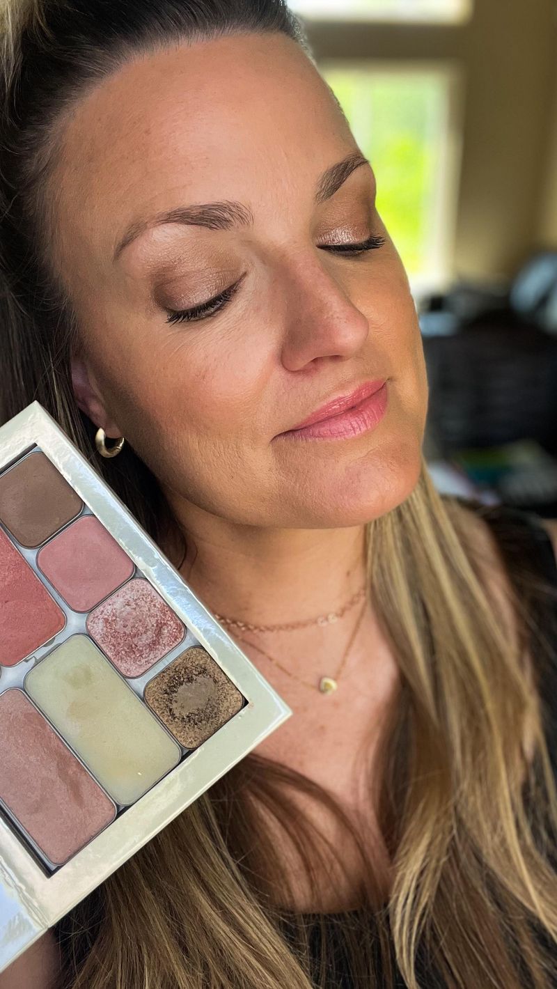 Mismatched Eyeshadow