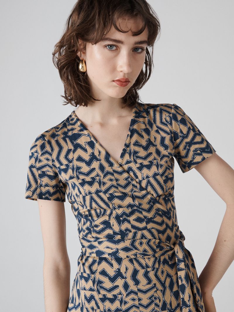 Vintage-Inspired Wrap