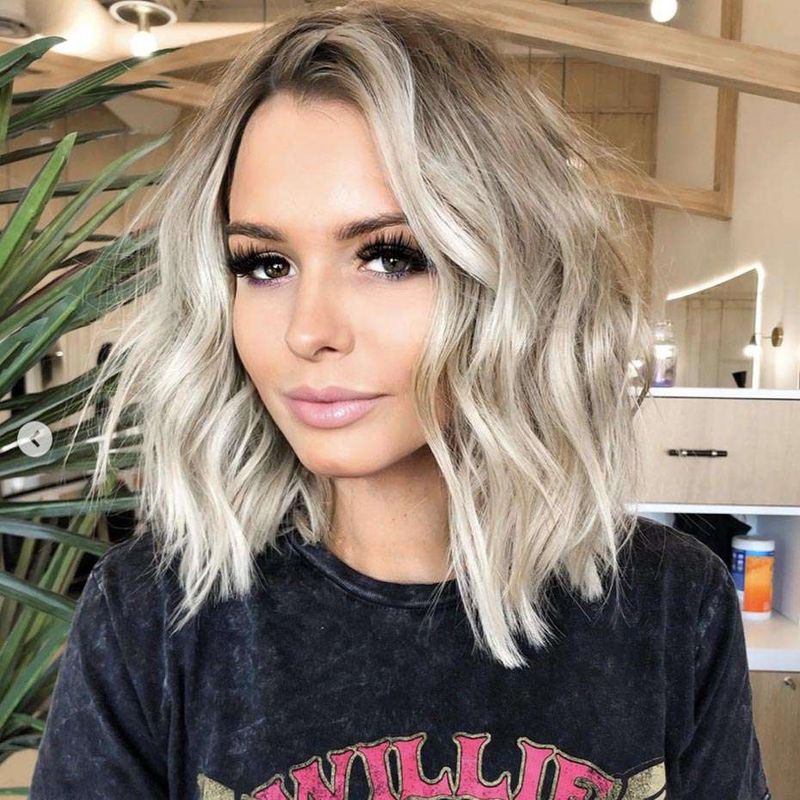 Blunt Lob With Side Part