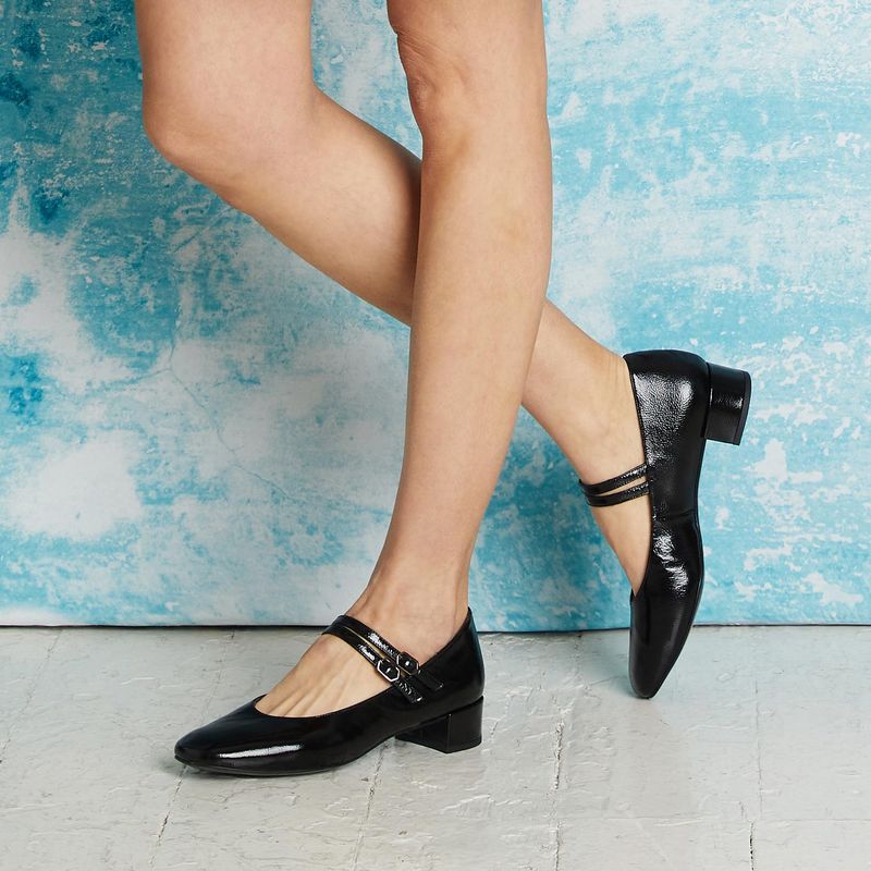 Rigid Leather Dress Shoes