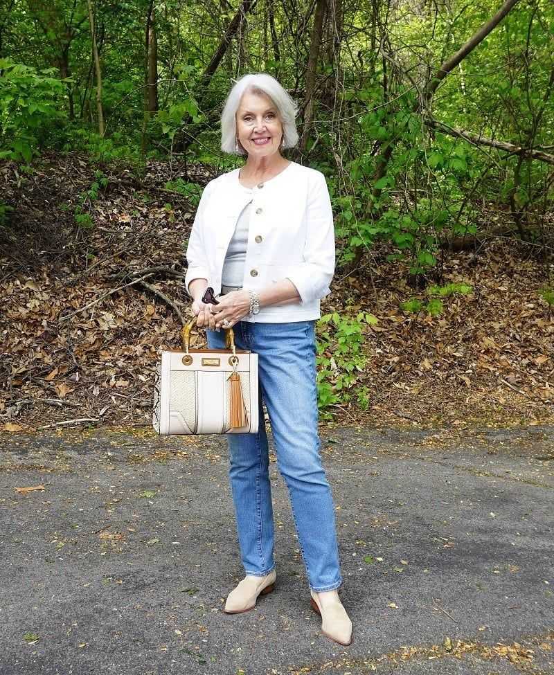 Cropped Linen Jacket for Evening Chill