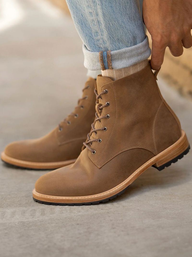 Smart Temperature-Regulating Boots