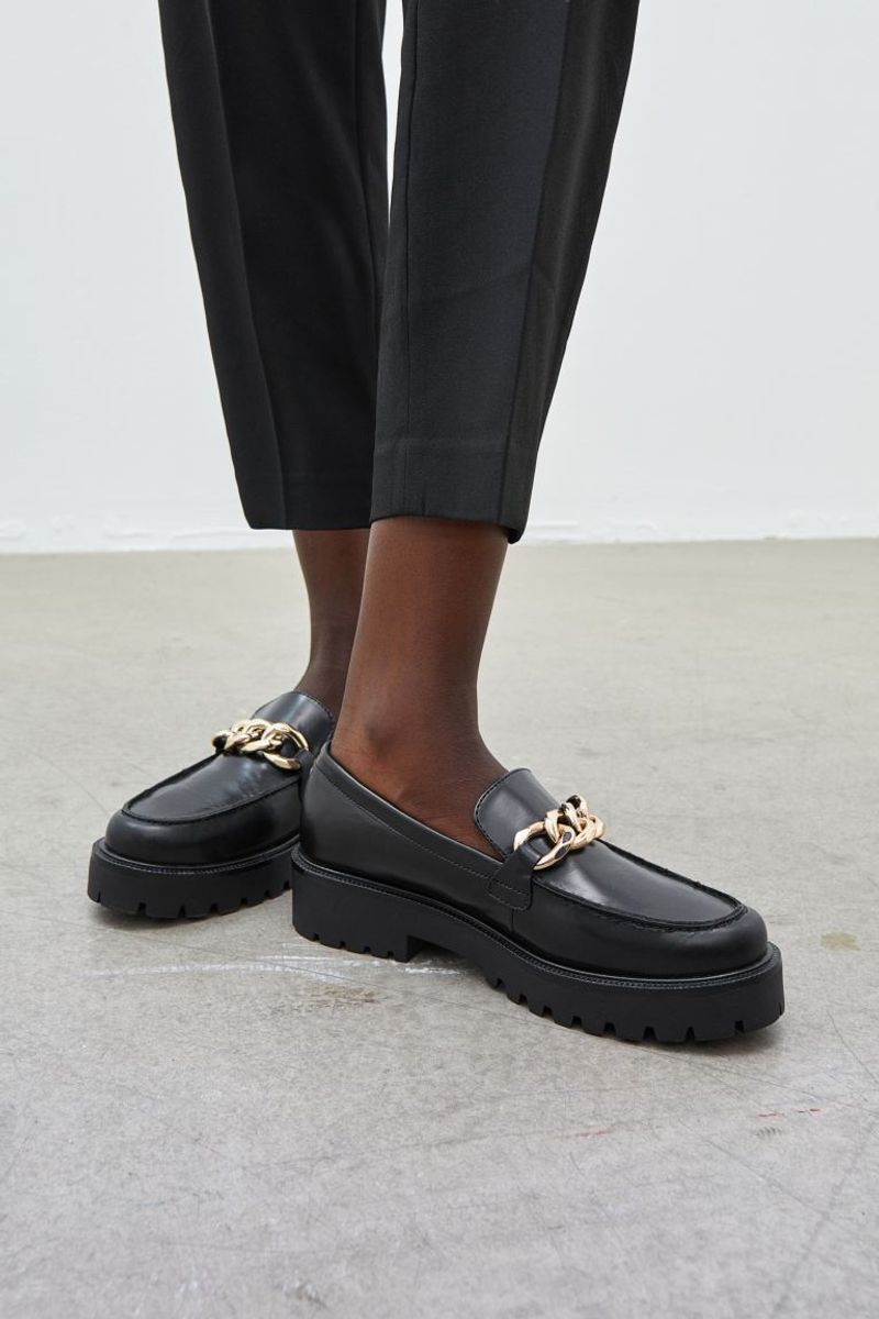 Loafers with Slight Platform: Casual Curve-Balancers