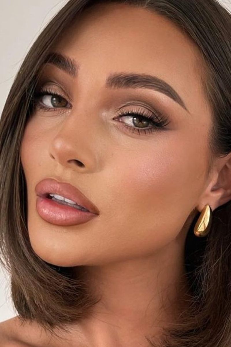 Adopt Subtle Makeup