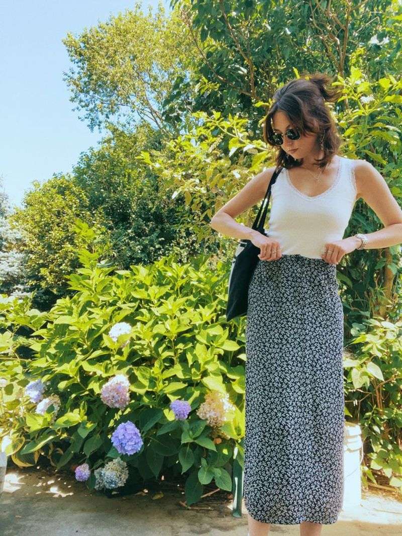 Simple Tank & Patterned Midi Skirt