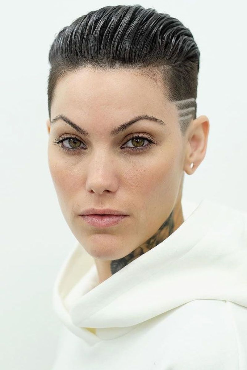 Slicked-Back Undercut for Diamond Faces