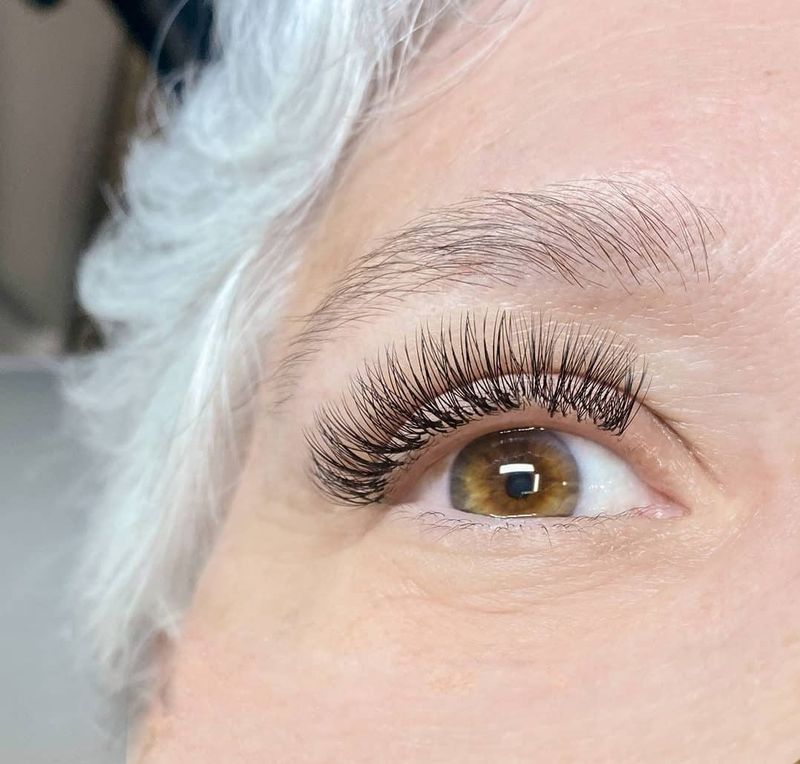 Lash-Boosting Tinted Primer